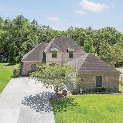 12289 River Highlands Dr, Saint Amant, LA 70774