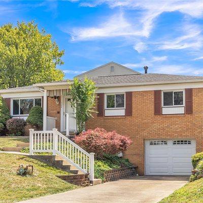 124 Woodmere Dr, New Stanton, PA 15672