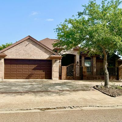 1240 Whisper Hill Dr, Laredo, TX 78045