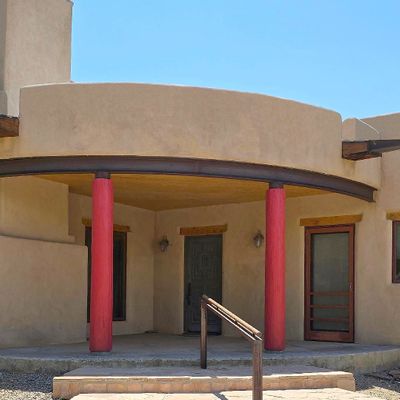 125 De Teves Lane, Taos, NM 87571