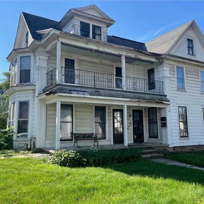 127 Main St, Akron, NY 14001