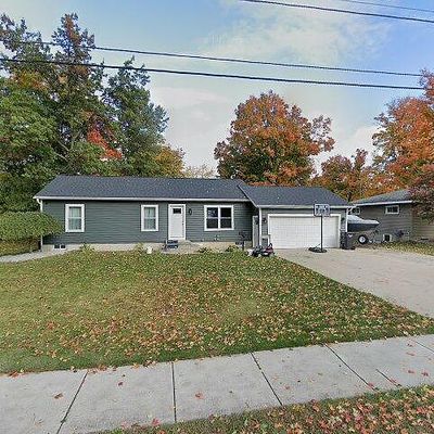 127 Plum St, Wayland, MI 49348