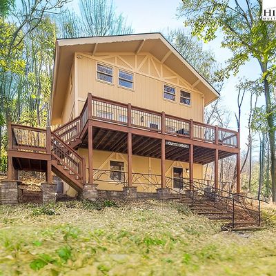 128 Greenbriar Rd, Banner Elk, NC 28604