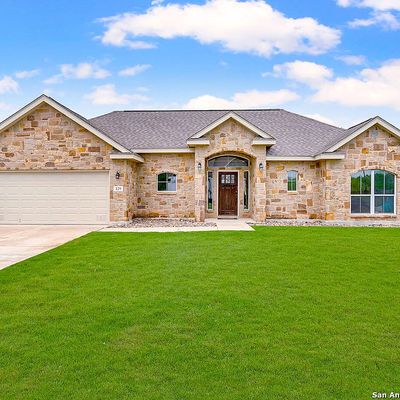 129 N 1 St St, Floresville, TX 78114