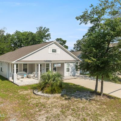 129 Nw 9 Th St, Oak Island, NC 28465