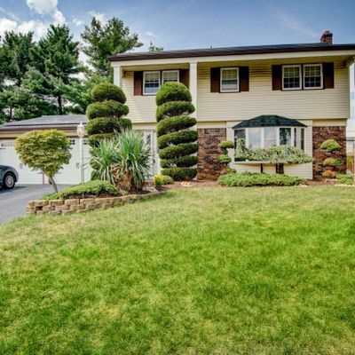 13 Fanwood Dr, Sayreville, NJ 08872