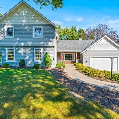 1300 Bonnie Ln, Brookfield, WI 53045