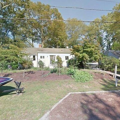 113 S Pierce Rd, East Greenwich, RI 02818