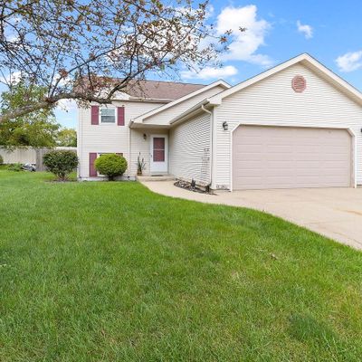 1144 Lombardi Way, Waukesha, WI 53186