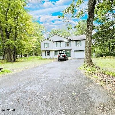 1162 Colt Ln, Pocono Summit, PA 18346