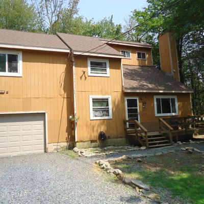 1197 Belliare Dr, Tobyhanna, PA 18466