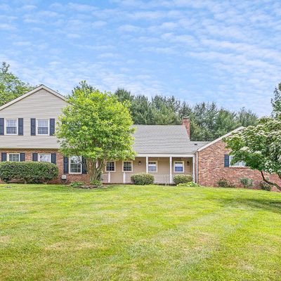 14 Kent Dr, Hockessin, DE 19707