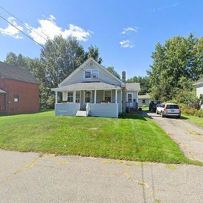 14 Western Ave, East Millinocket, ME 04430