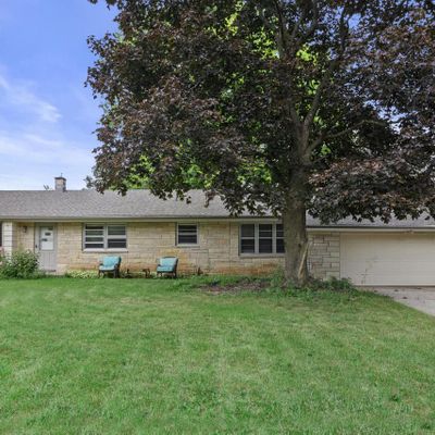 1400 S Sunny Crest Dr, New Berlin, WI 53146