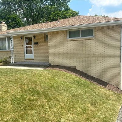 14001 Michael Dr, Irwin, PA 15642