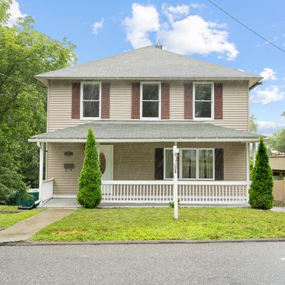 141 Elizabeth St, Norwich, CT 06360