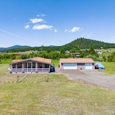 14399 Avalon Drive, Eagle Point, OR 97524