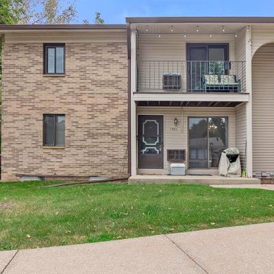 1459 S Carriage Ln, New Berlin, WI 53151