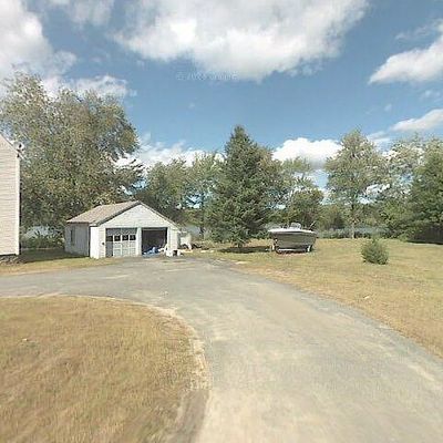 15 Peninsula Dr, Shrewsbury, MA 01545