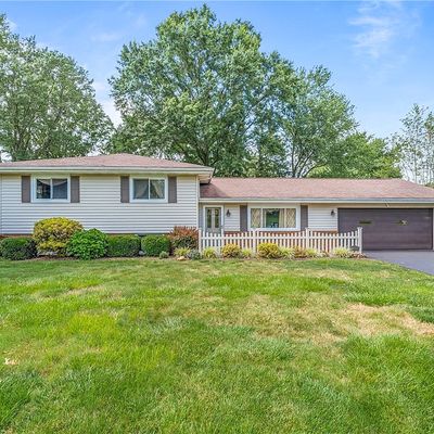 1505 Catalina Pl, Hermitage, PA 16148