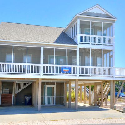 1306 W Main St, Sunset Beach, NC 28468