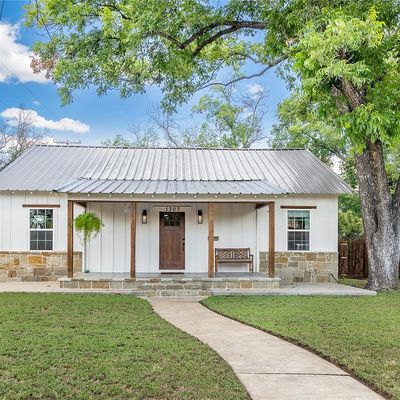 1307 S China St, Brady, TX 76825