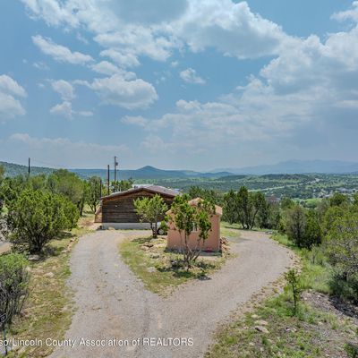 131 E Grandview Road, Capitan, NM 88316