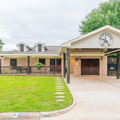 1312 Belshire Rd, Pasadena, TX 77502