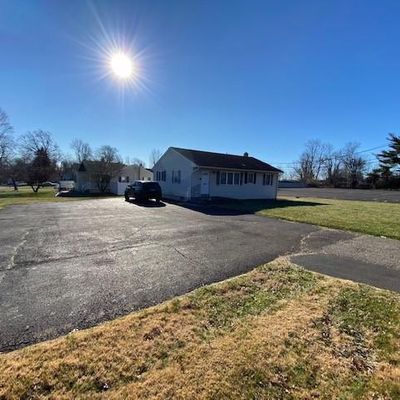 1315 Frosty Hollow Rd, Levittown, PA 19056