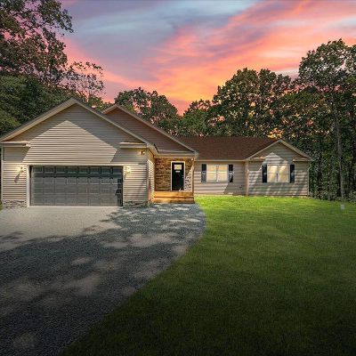 133 Gold Rush Drive, Lords Valley, PA 18428