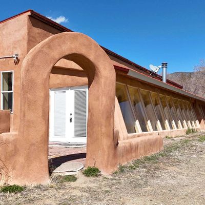 134 Upper Embargo Rd, Questa, NM 87556