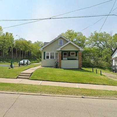 1344 S Memorial Dr, Racine, WI 53403