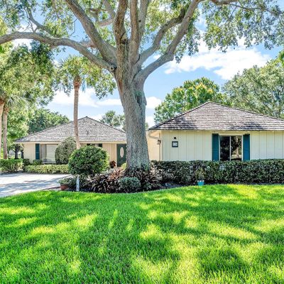 135 Prestwick Cir, Vero Beach, FL 32967