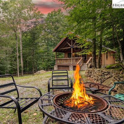 135 Staghorn Hollow Rd, Banner Elk, NC 28604