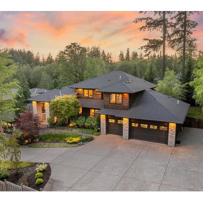 13600 Goodall Rd, Lake Oswego, OR 97034