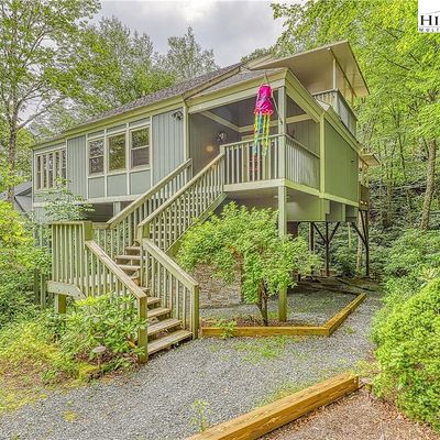 137 Creekside Ct, Sugar Mountain, NC 28604