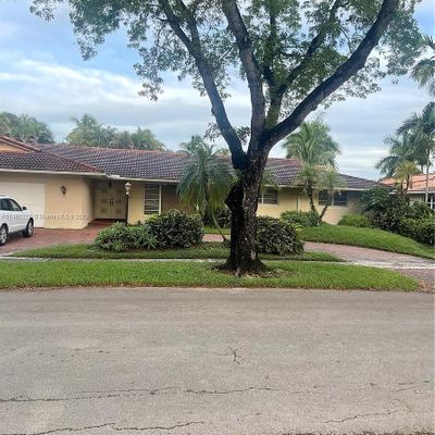 16120 E Troon Cir, Miami Lakes, FL 33014