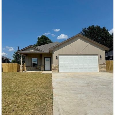 1613 Hackberry Street, Hearne, TX 77859