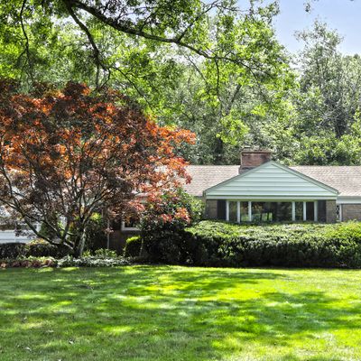 166 Englewood Dr, Orange, CT 06477