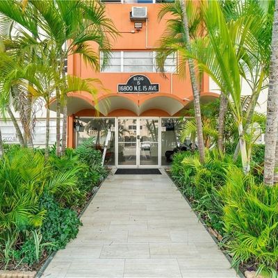 16800 Ne 15 Av, North Miami Beach, FL 33162