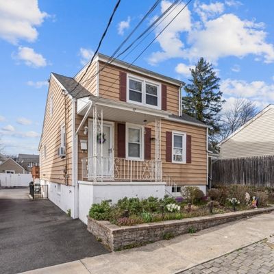 17 Lewis Pl, Totowa, NJ 07512