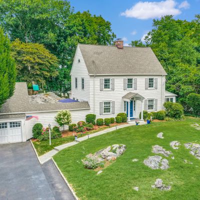 17 Mclaren Rd, Darien, CT 06820