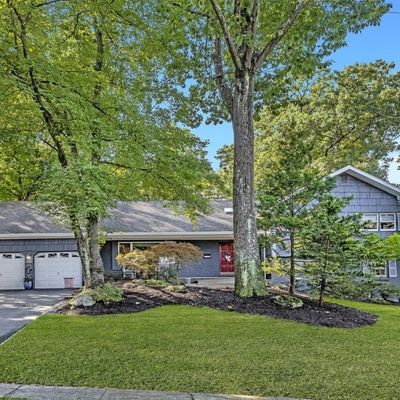 17 Tall Oaks Dr, Wayne, NJ 07470