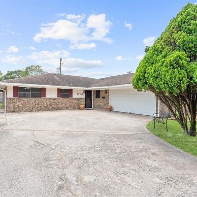 1706 Narcille St, Baytown, TX 77520