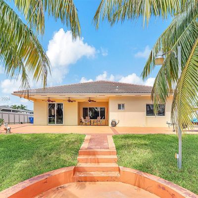 17205 Nw 87 Th Ave, Hialeah, FL 33015