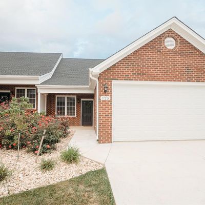 174 Villa Oak Circle, Bedford, VA 24523