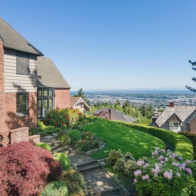 1740 Sw Hawthorne Ter, Portland, OR 97201