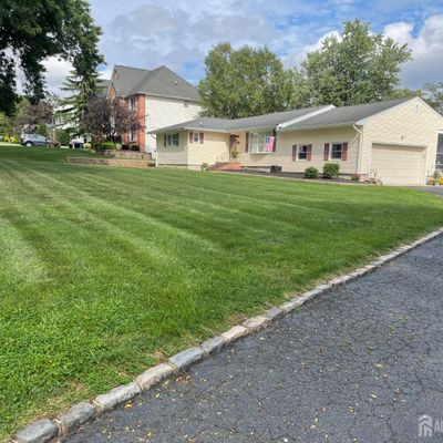 175 Briarheath Ln, Clark, NJ 07066