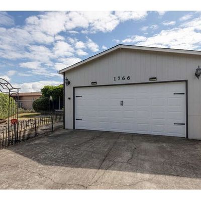 1766 Se 12th Ave, Albany, OR 97322