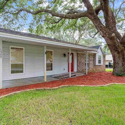 1509 Bay Woods Rd, Gulf Breeze, FL 32563